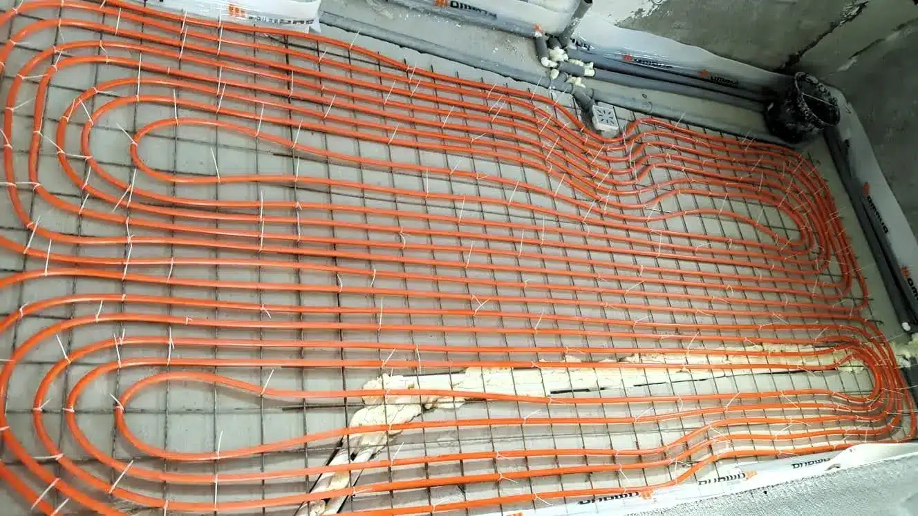 Placa cu nuturi vs tacker plasa sudata