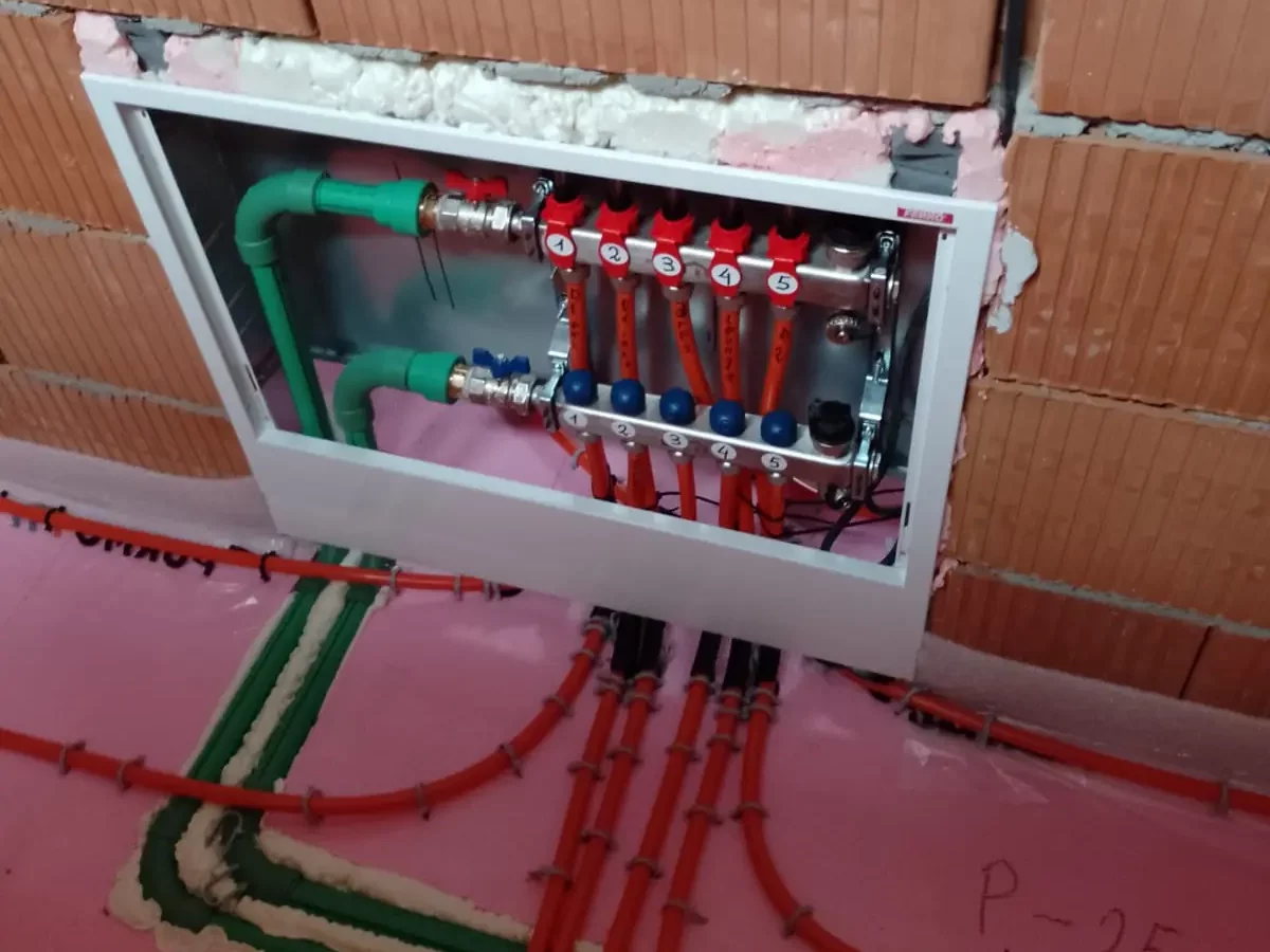 Racorduri distribuitor (curbe 90°)
