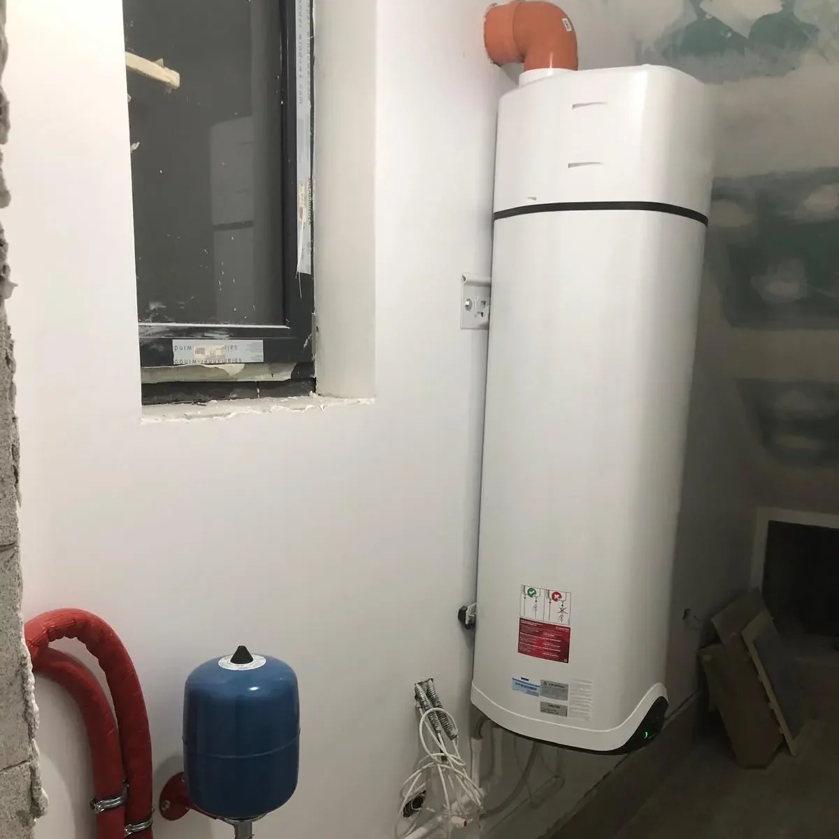 boiler PdC montat pe perete